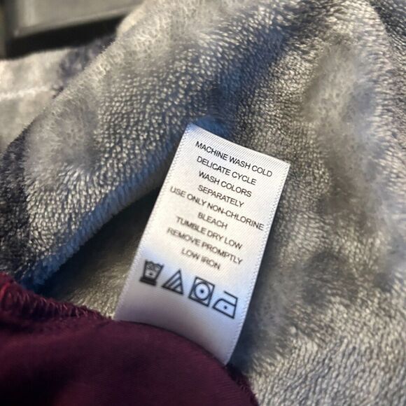 Ellos Maroon Tie Neck Blouse Size 1X - Picture 5 of 6